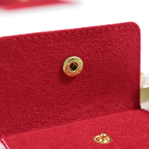 Pochette bijoux en velours rouge de qualité avec bouton pression doré pour bagues et colliers