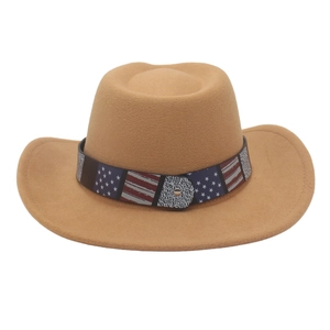 Detail eines Western-Cowboyhuts aus Filz mit US-Flaggen-Band und Sternenmuster