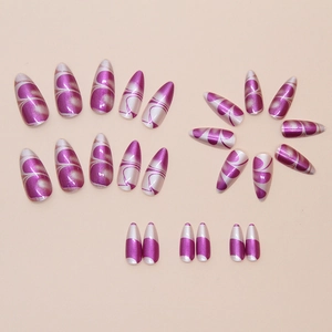 Faux ongles stiletto longs avec motifs tourbillonnants irréguliers violet et blanc nacré