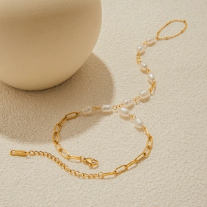 Elegante bracciale anello in acciaio inossidabile placcato oro 18K con perle d'acqua