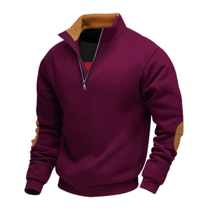 Felpa da uomo bordeaux con mezza zip e toppe sui gomiti color cammello e collo alto
