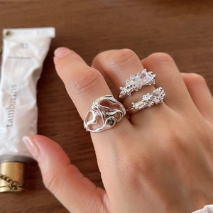 Elegant S925 sterling silver ring set featuring irregular bubble zircon design on a hand