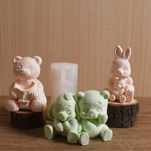 Stampi in silicone 3D per candele con orsetto e coniglio decorativi su base di legno