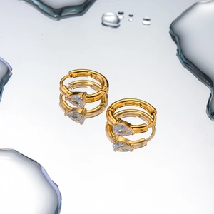 18K gold-plated stainless steel hoop earrings with pear-cut zircon on water mirror surface