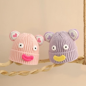 Bonnets tricotés pour enfants avec grands yeux et oreilles cœurs en rose et violet