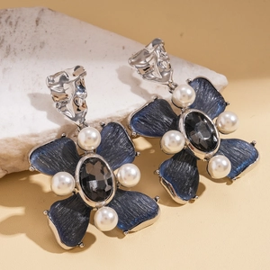 Retro resin pearl flower earrings with blue matte petals and silver needles