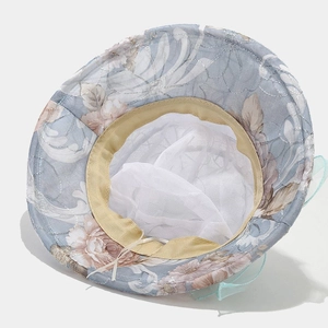 Breathable floral sun hat for women with mesh lining and wide brim for sun protection