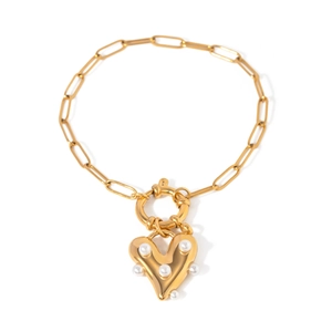 18K gold plated paperclip chain bracelet with heart pendant and white pearls
