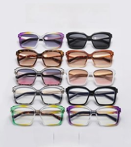 Colección de gafas de sol cuadradas oversize en diez colores y acabados de tendencia