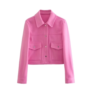 Giacca in tweed rosa acceso stile Y2K con tasche sul petto con patta e colletto a rever