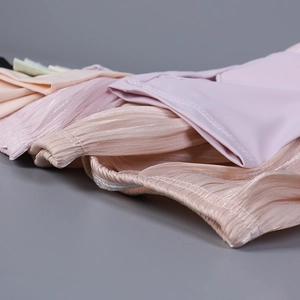 Sparkling pleated sun protection arm sleeves in soft macaron colors for women