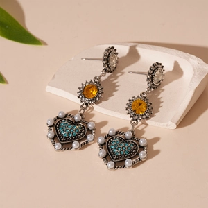 Orecchini vintage a fiore in argento con ciondolo a cuore blu e perle finte