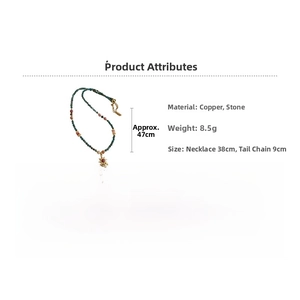 Détail du collier à perles avec pendentif soleil en laiton et mesures de taille précises