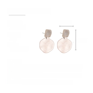 Detailed size specifications for irregular ivory resin earrings with silver needles