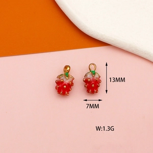 Détail du pendentif fraise en alliage avec dimensions 13mm x 7mm pour bijoux DIY