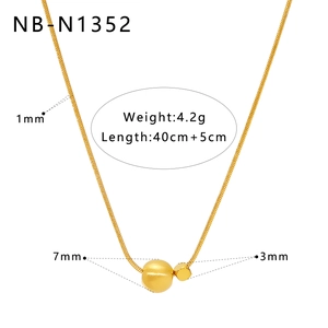 Dettaglio della collana placcata oro 18K con lunghezza 40+5cm e specifiche tecniche