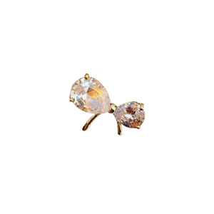 Exquisite gold-plated bow brooch with sparkling pear-cut cubic zirconia crystals
