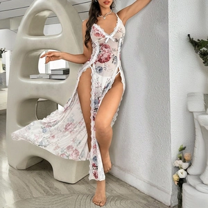 Nuisette sexy en mesh blanc transparent avec fleurs, dentelle et fentes hautes