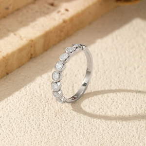 Elegant S925 sterling silver bubble ring with sparkling VVS1 moissanite stones