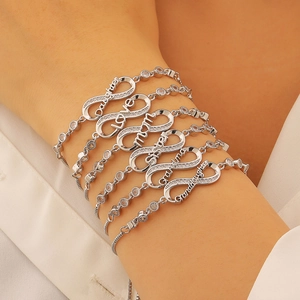 Silver infinity bracelet set with micro-paved zircons and daughter grandma family engravings