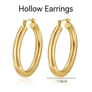 Polished gold hollow hoop earrings for men and women with 3cm diameter and light finish