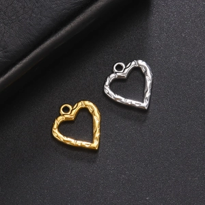Pendentifs cœur évidés en acier doré et argenté avec texture martelée pour bijoux DIY