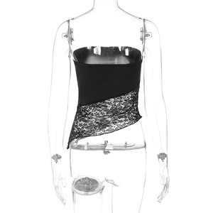 Vue arrière du top bustier noir avec empiècement en dentelle florale et ourlet oblique