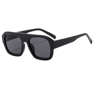 Fashionable oversized pilot aviator sunglasses with black frame and dark lenses