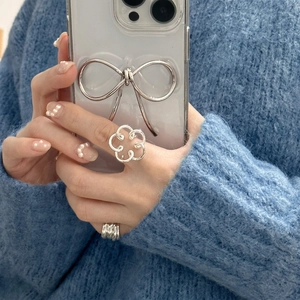 Elegant 925 sterling silver hollow flower ring with a minimalist layered style