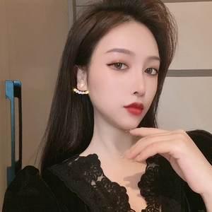 Elegant gold plated mesh round rhinestone ear studs featuring a versatile two-way wear style