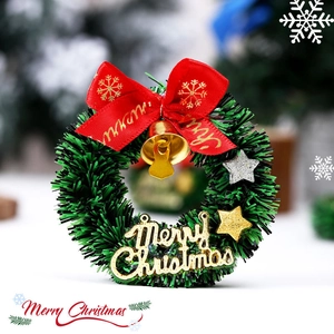 Mini Christmas Wreaths With Red Bow Gold Bells Stars Merry Christmas Sign Artificial Pine Needle Miniature Decoration