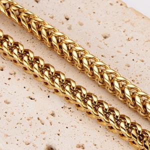 Polished gold curb link chain necklace for men in a minimalist hip-hop punk style