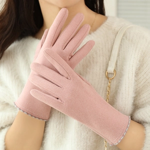 Pink thermal velvet gloves for women with grey wavy edge trim and touch screen fingers