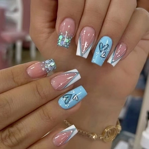 Faux Ongles À Presser Cœur Bleu Paillettes Carrés Longueur Moyenne Style Français Doux Cool Pour Femmes Filles