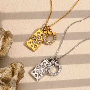 Stainless Steel Horseshoe Pendant Necklace 18K Gold Plated Square Tag Four Leaf Clover Heart Rhinestone Fashion Women