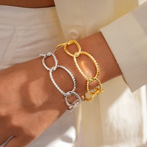 Chunky Textured Open Bangle For Women 18K Gold Plated Copper Oval Link Cuff Bracelet Minimalist Fashion Hand Accessory