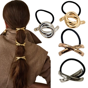 Set aus Punk Metall Haargummis in Gold, Silber und Roségold für geometrische Zöpfe