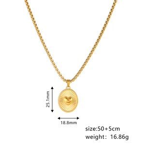 Detailed view of a gold heart pendant with dimensions 25.1mm by 18.8mm and 55cm chain