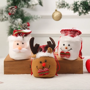 Sachets cadeaux de Noël en peluche avec Père Noël et renne sur socle en bois