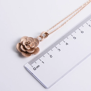 3D multilayer rose gold flower pendant necklace with 2.5cm diameter on scale