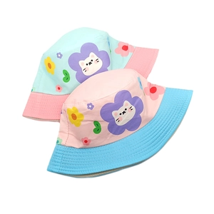 Kids color-block bucket hat with cute cat flower print and protective sun brim