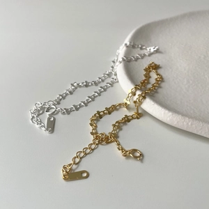 S925 sterling silver minimalist twisted chain bracelet in gold and silver finishes