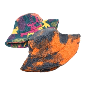 Chapeaux bob en laine d'agneau tie-dye colorés aux motifs créatifs pour l'hiver