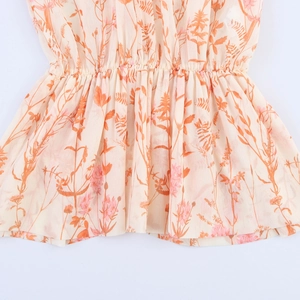 Florales Chiffonkleid mit elastischer Taille und botanischem Print in warmen Tönen