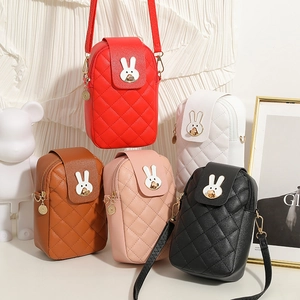 Women Quilted PU Leather Crossbody Bag Mini Phone Pouch With Bunny Metal Buckle Shoulder Bag Trendy Elegant