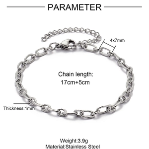 Detail of stainless steel paperclip chain bracelet with dimensions and size specifications