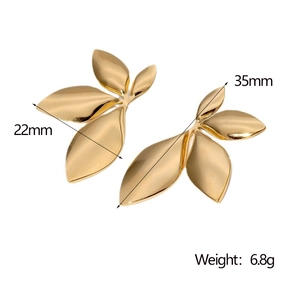 Polished gold leaf earrings detail with dimensions 35mm by 22mm and 6.8g weight