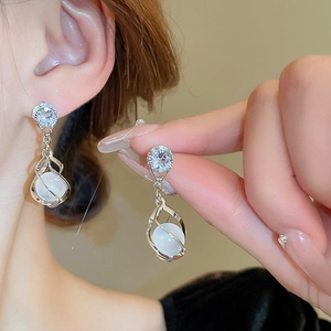Boucles d'oreilles pendantes élégantes avec pierre œil de chat et zircons pour femme
