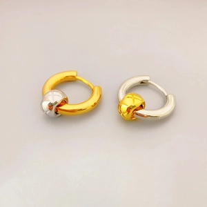 French Style Quilted Motif Copper Hoop Earrings For Women Fashion Electroplated Detachable Bead Geometric Ear Jewelry