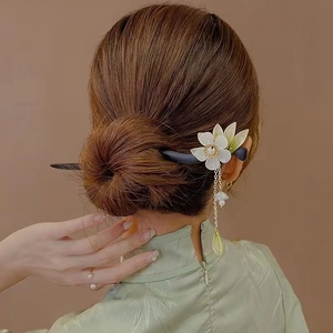 Vintage wooden hair pin with white magnolia flower, green leaves and pearl tassels